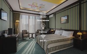 Attache Hotel